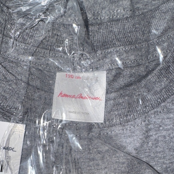 Hanna Andersson Gray Long Sleeve Tee with Colorful Airplanes - Picture 2 of 7